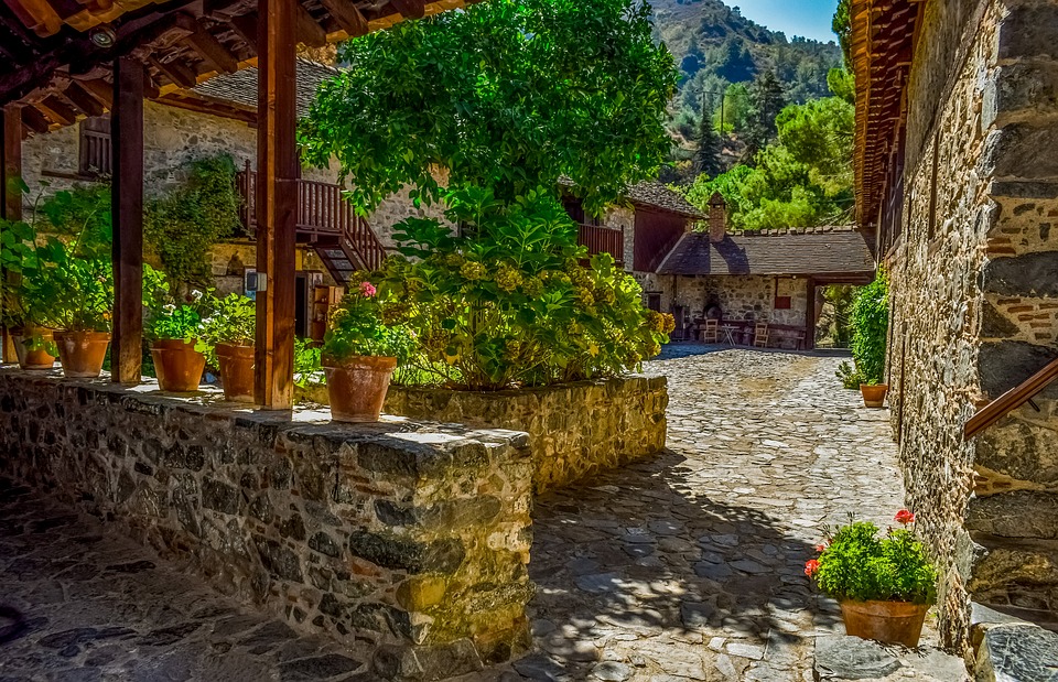 natural-stone-patio